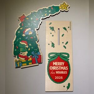 Woobles Box o’ Wooblements ornament stand